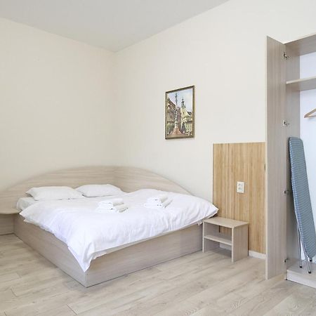 Buk Apartments On Doroshenka 25 Lviv Dış mekan fotoğraf