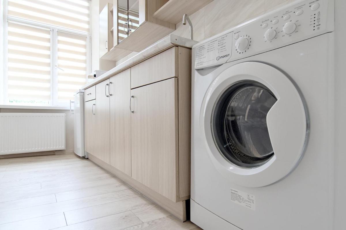 Buk Apartments On Doroshenka 25 Lviv Dış mekan fotoğraf