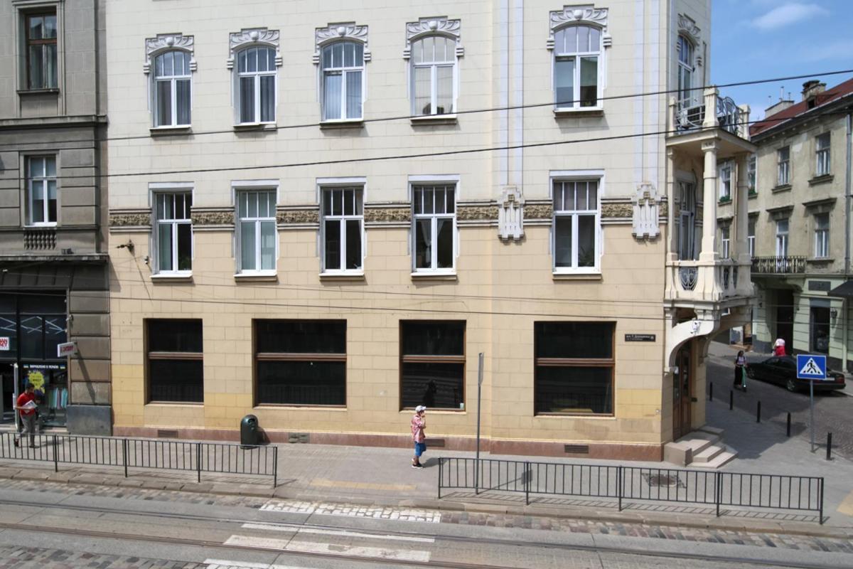 Buk Apartments On Doroshenka 25 Lviv Dış mekan fotoğraf