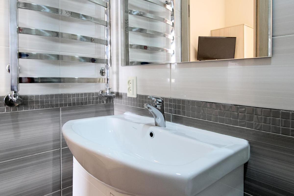 Buk Apartments On Doroshenka 25 Lviv Dış mekan fotoğraf
